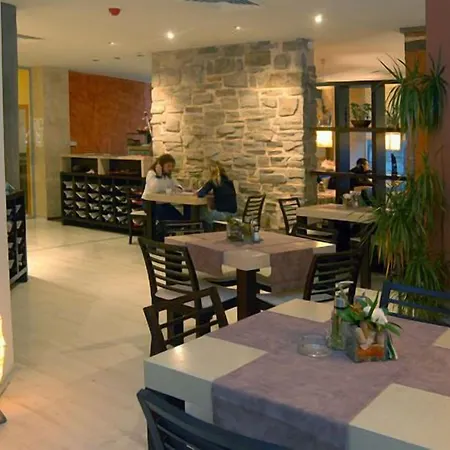 Ξενοδοχείο Luxor 3*